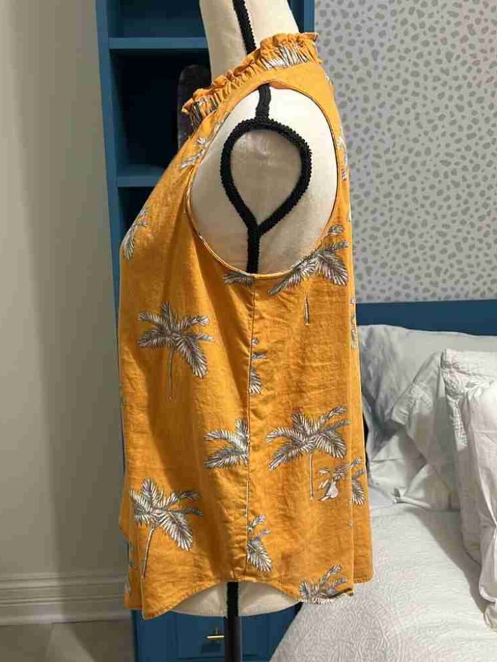 Ann Taylor Palm Tree Linen blend Ruffle Collar Shell Size small - Picture 2 of 3